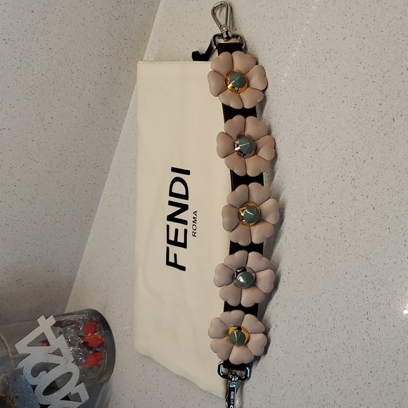 FENDI ROMA Floral studded leather strap - Picture 6 of 8
